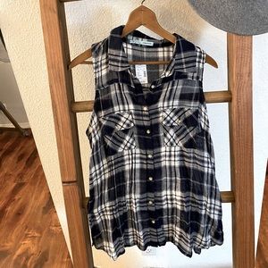 NWT Maurices navy plaid button up